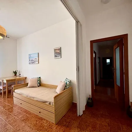 Nura's - Casa Lobelia Beachfront