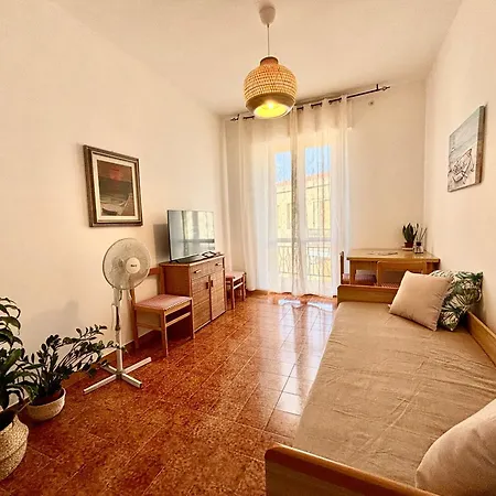 Nura's - Casa Lobelia Beachfront